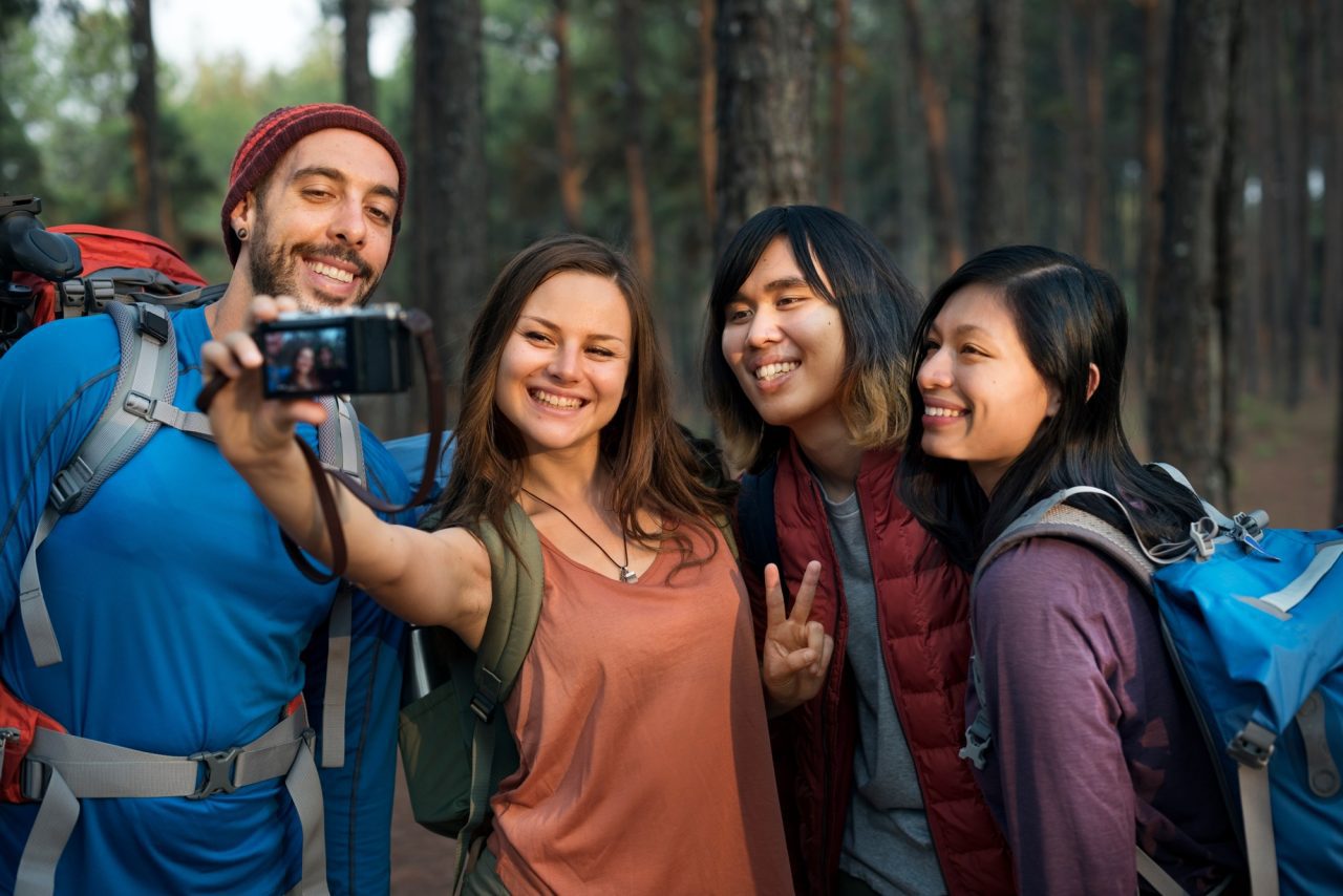 people-friendship-hangout-traveling-destination-trekking-camera.jpg